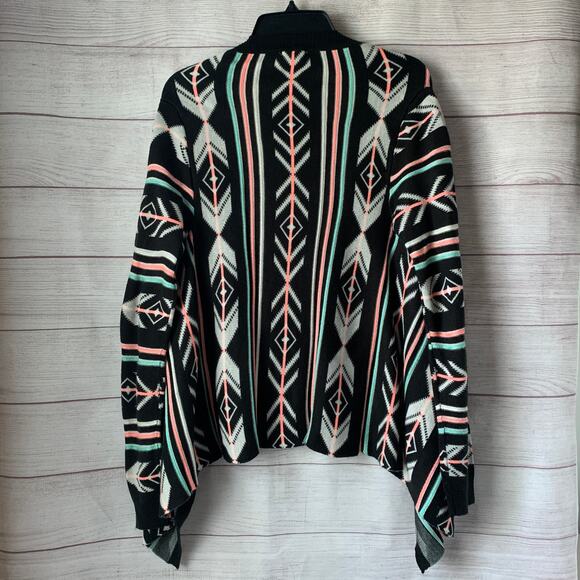 Eyeshadow Geometric Print Cardigan Sweater Open Front Asymmetrical Bottom Size S - Picture 4 of 15
